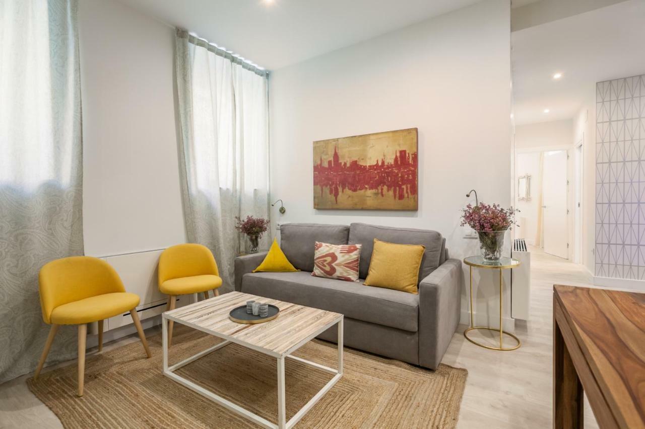 Apartamentos Rg Suites Jardines De Murillo Seville Exterior photo