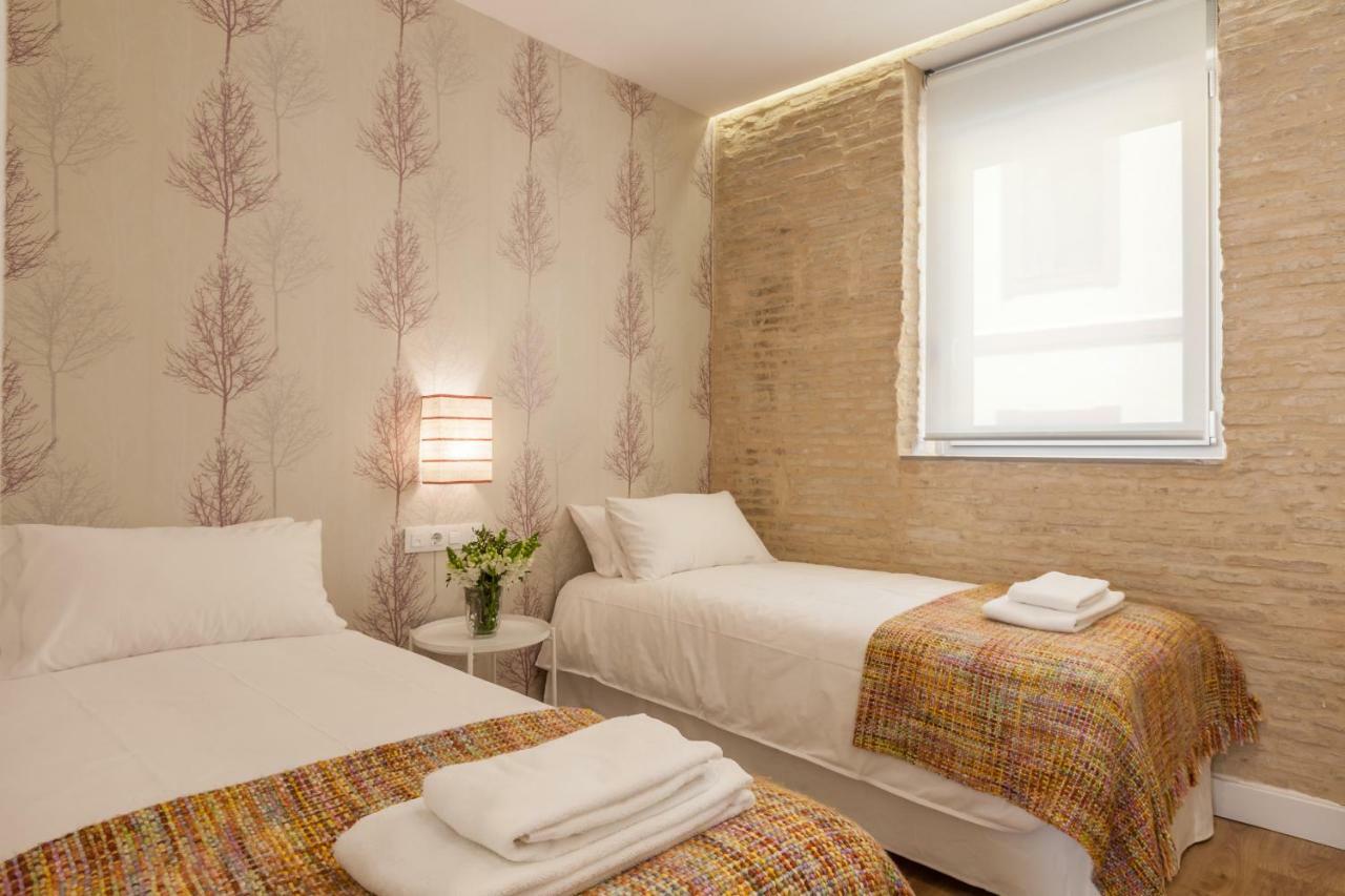 Apartamentos Rg Suites Jardines De Murillo Seville Exterior photo